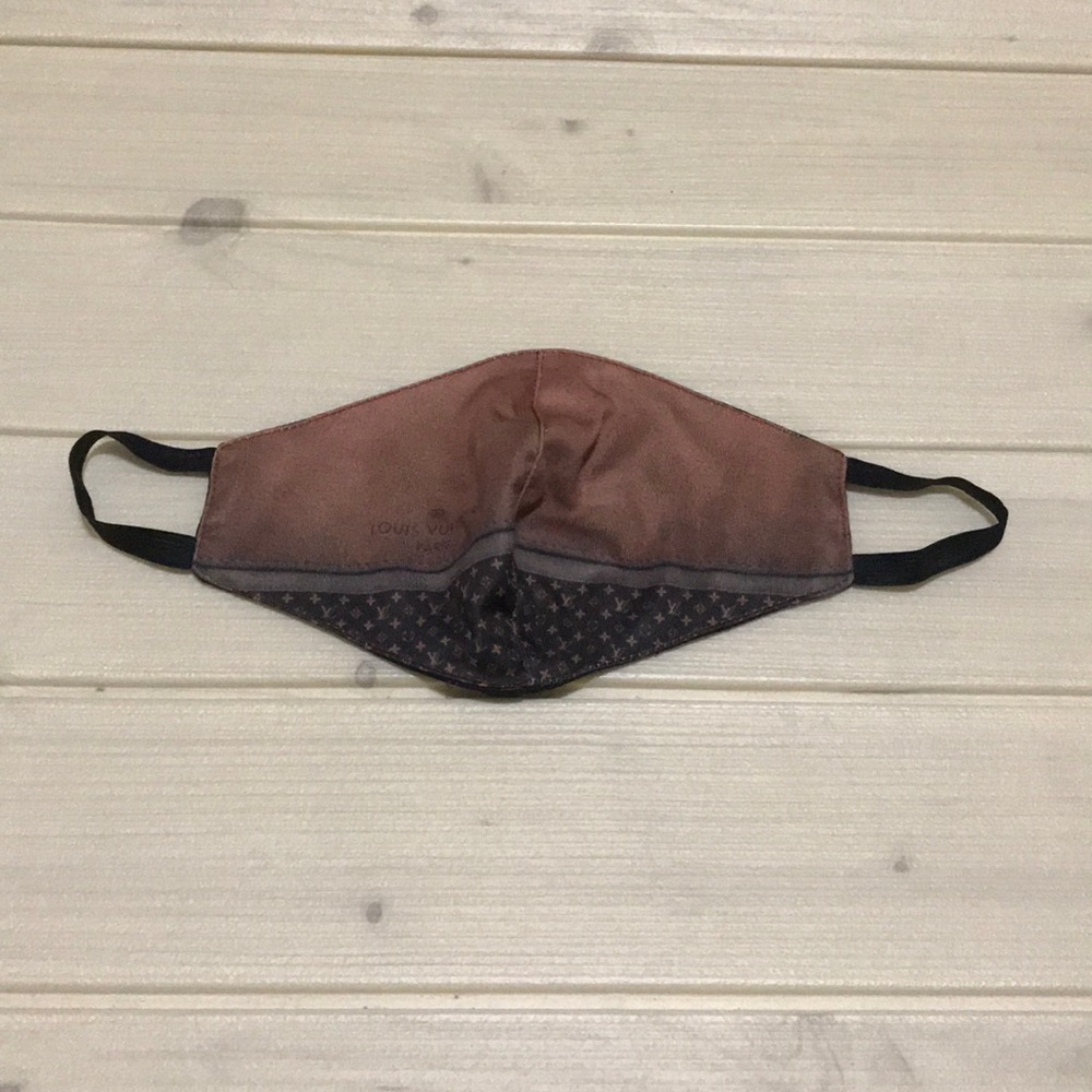 Face mask new black brown